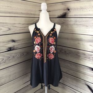 Floral Embroidered Tassel Tank Size Small